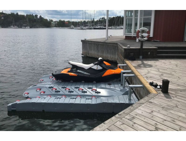 DockMarine Nordic JetPort Plus jetski dock grey hall